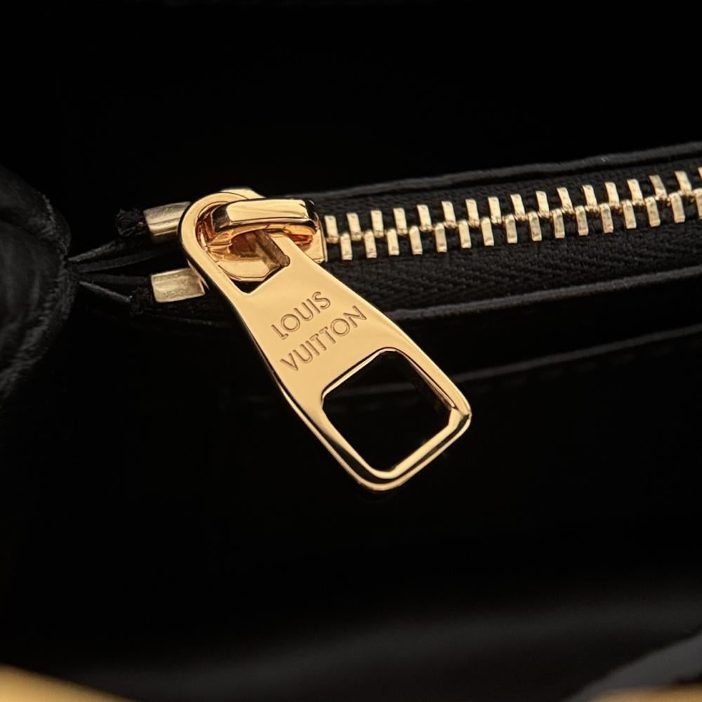 LV M56669 Capucines Mini