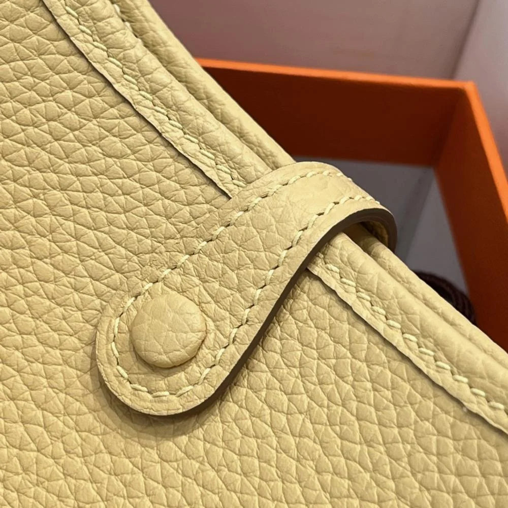 Hermès Evelyne 16cm Togo Leather Shoulder Bag