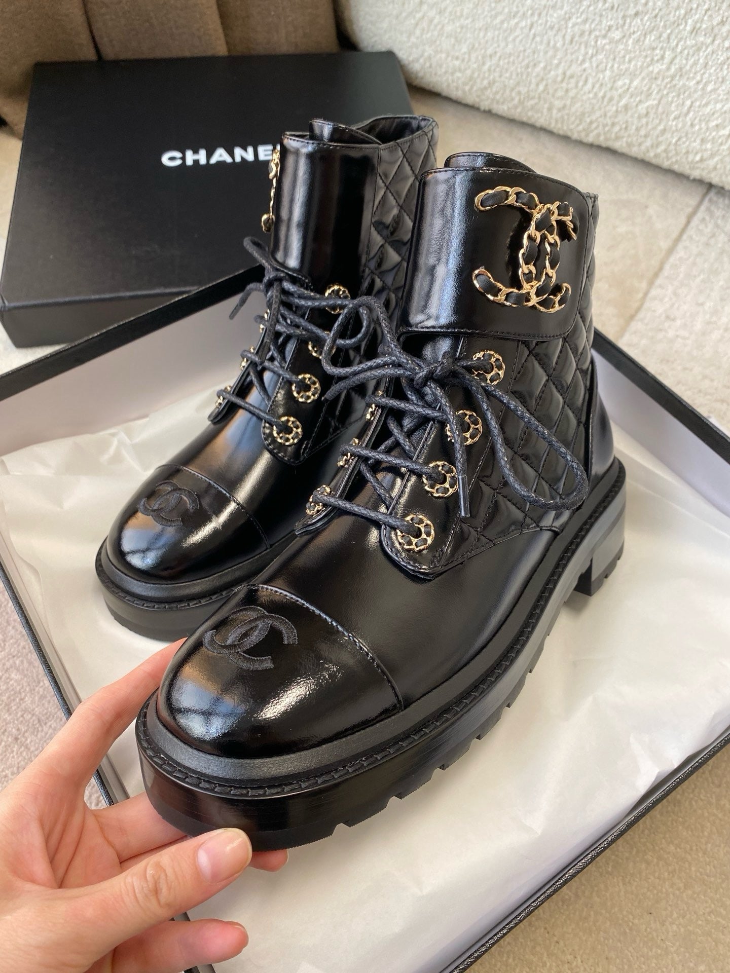 Chanel S24 Kısa Botlar - Glimmer of Luxury