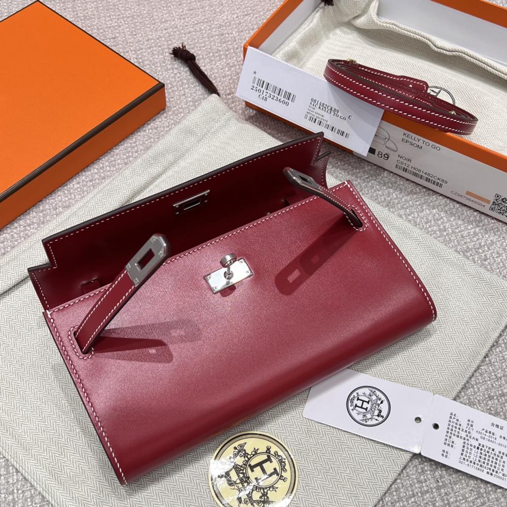 Hermès Kelly To Go Box Leather 19cm Red Helmet 