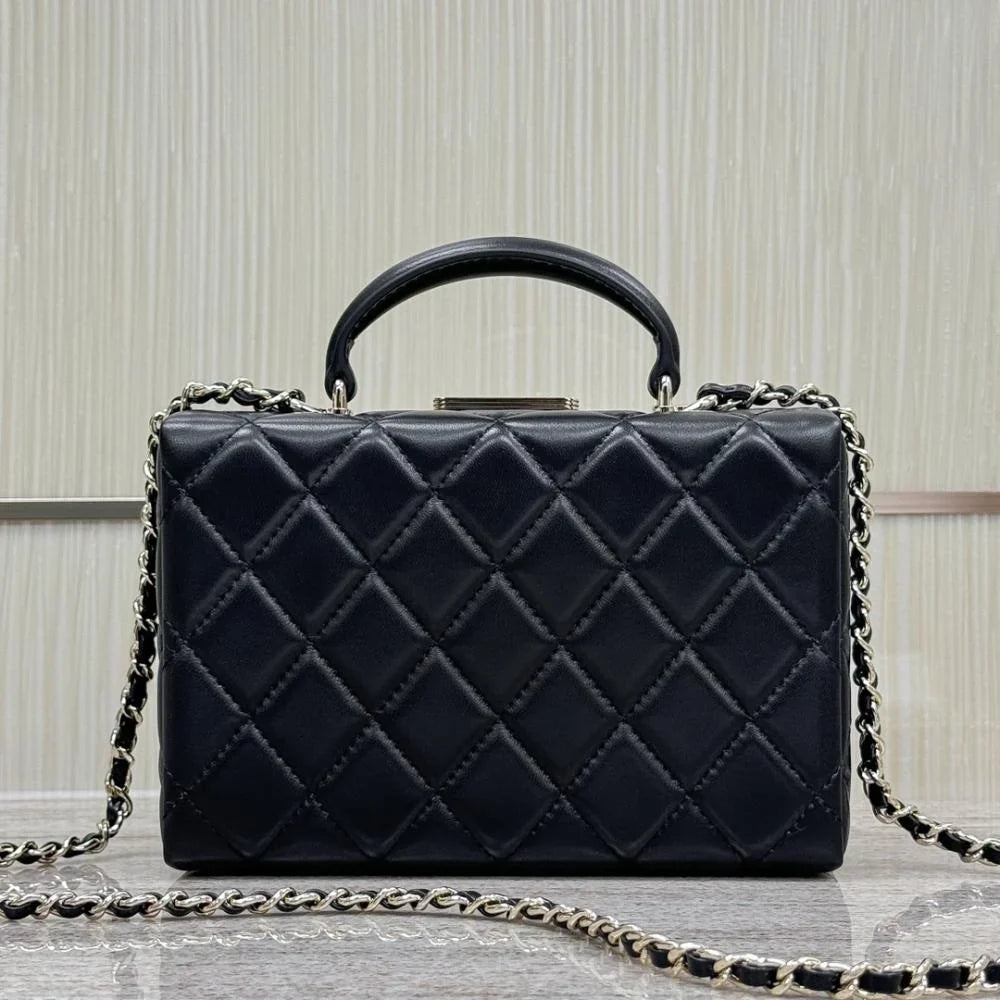 Chanel 2024/25 Küçük Kutu Çanta - Glimmer of Luxury