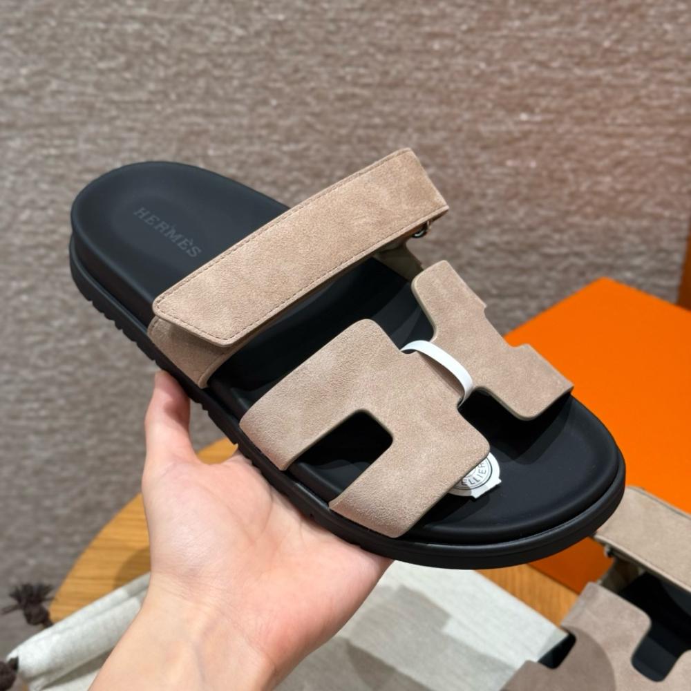 Hermès Chypre Sandals - Clay Beige