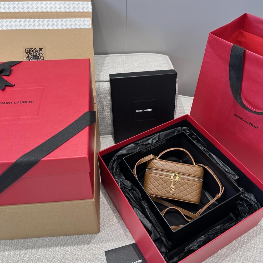 Saint Laurent Gaby Kuzu Derisinden Makyaj Çantası