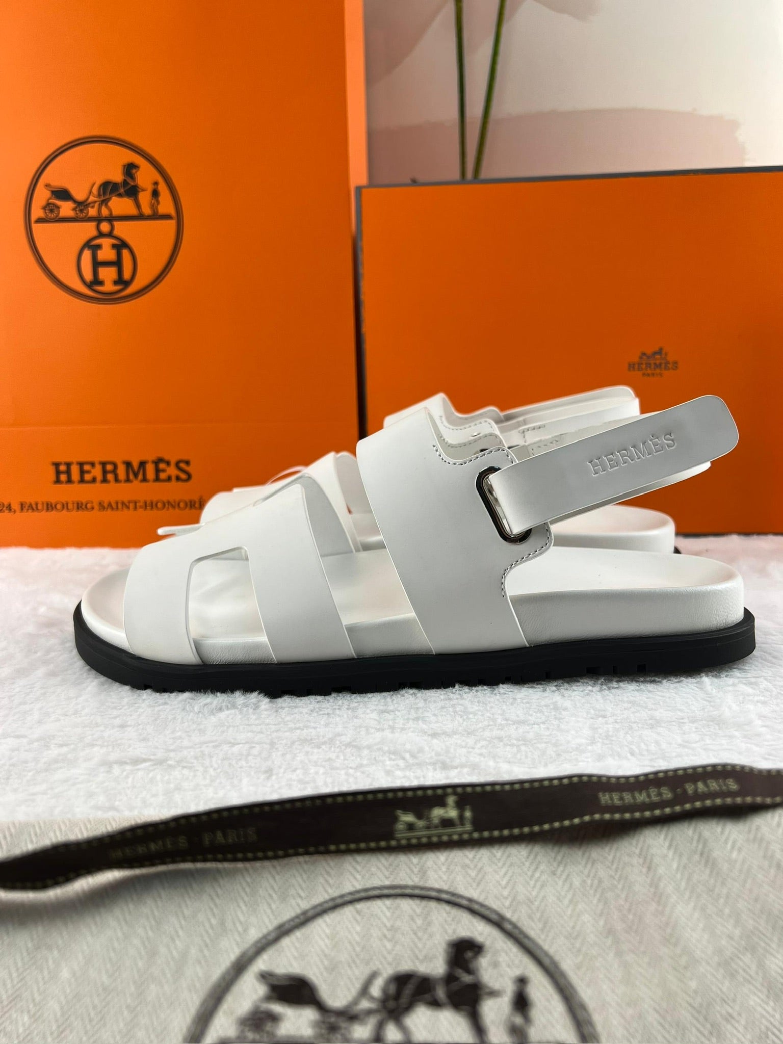 Hermès Chypre Sandal - Çift Bant Beyaz - Glimmer of Luxury