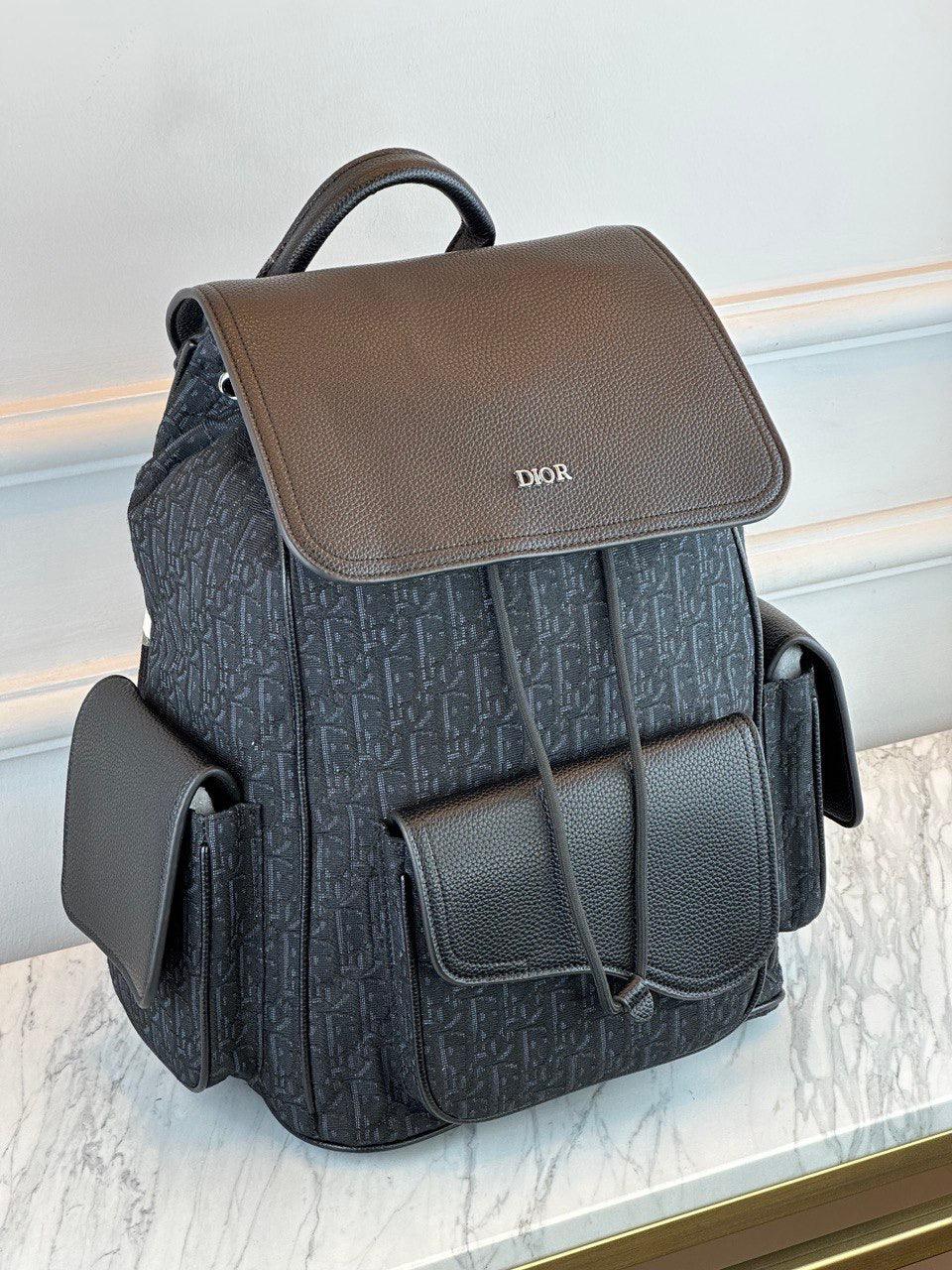 Christian Dior Eyer Sırt Çantası - Glimmer of Luxury