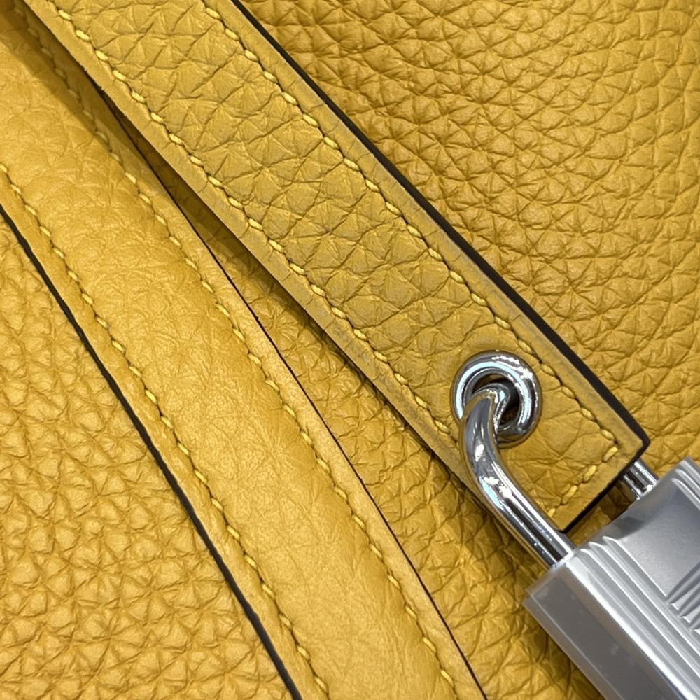 Hermès Picotin 18 Lock Clemence Leather Two-Tone Lime & Nata Palladium Hardware (PHW)