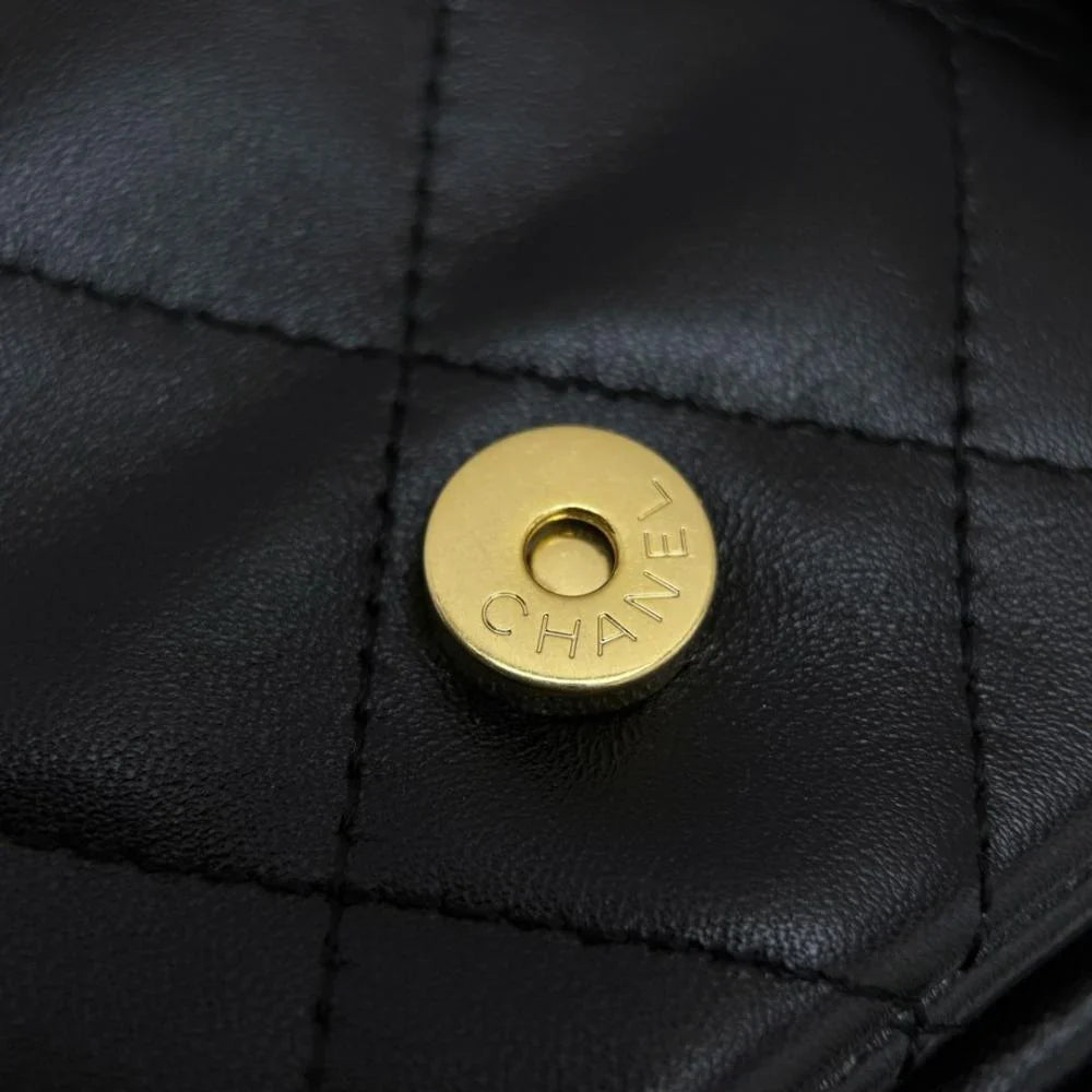 Chanel Orta Hobo Kargo Çantası Dana Derisi Siyah GHW - Glimmer of Luxury