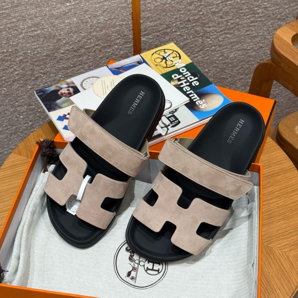 Hermès Chypre Sandals - Clay Beige