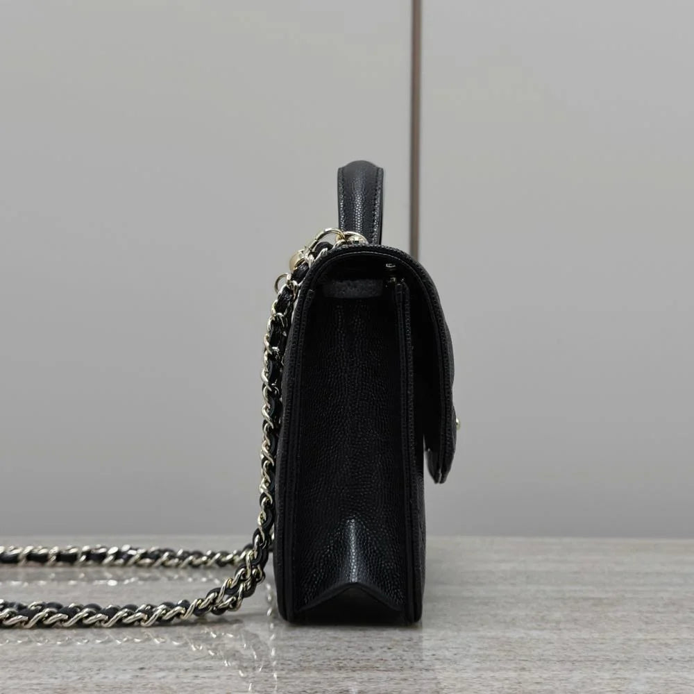 Chanel 2024/25 El Çantası - Glimmer of Luxury