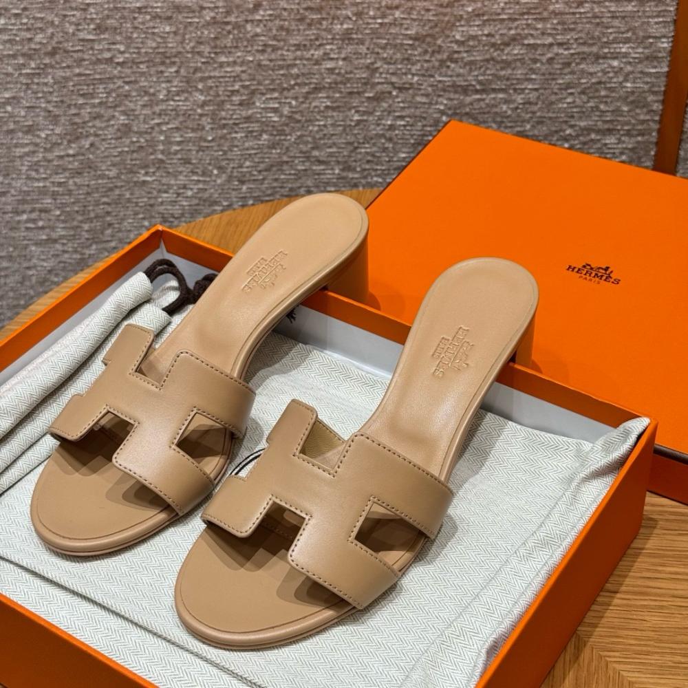 Hermès Oasis Sandals Black &amp; Argent Grey