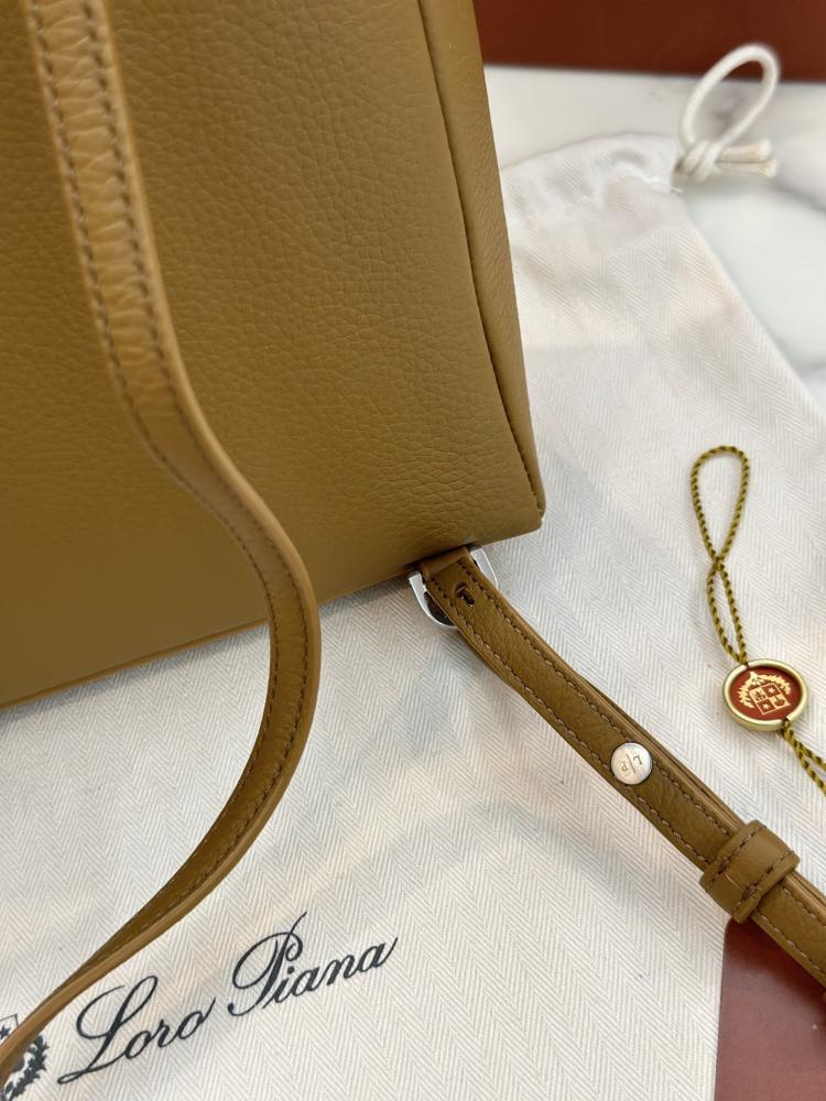 Loro Piana 23.5 Extra Pocket