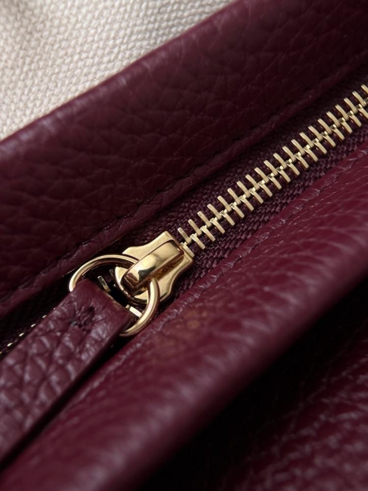 Chanel Urban Essentials Küçük Alışveriş Çantası
