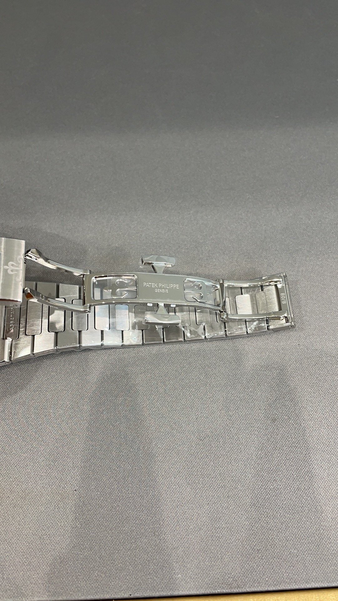 Patek Philippe Nautilus - 5711/1A-010 - Glimmer of Luxury