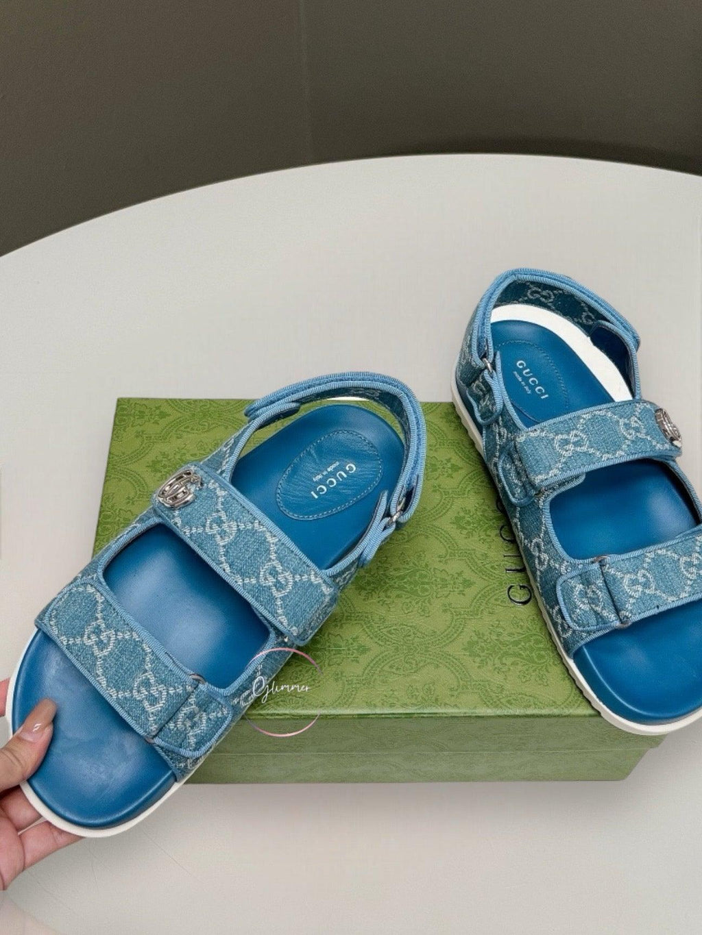 Gucci Açık Mavi ve Fildişi Kot Double G'li Kadın Sandaleti - Glimmer of Luxury