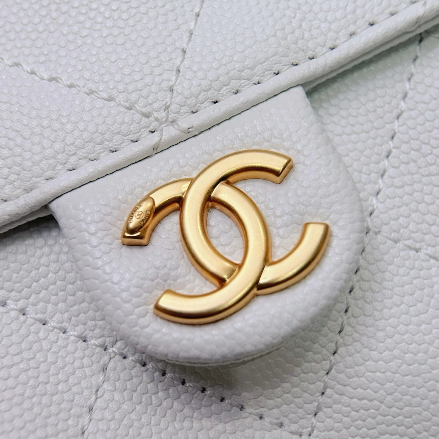 Chanel 25C Orta Boy Hobo Seyahat Çantası - Glimmer of Luxury