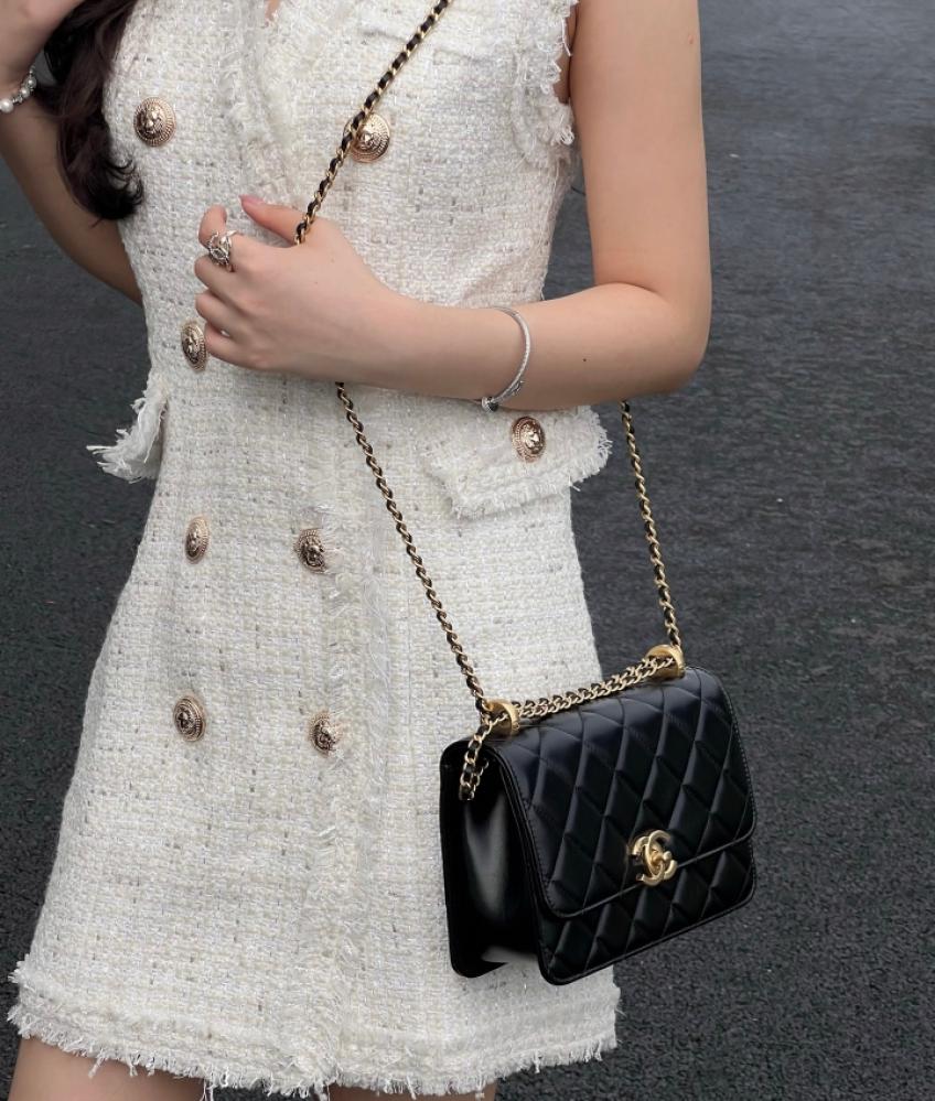 Chanel Mini Çift İnci Ezmesi 22cm Siyah Dana Derisi GHW