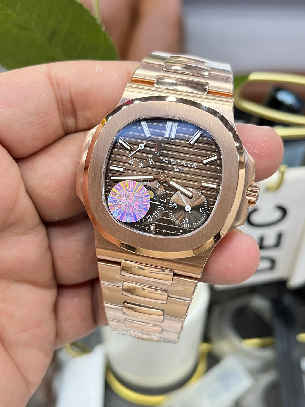 Patek Philippe Nautilus 5712/1R-001 Kahverengi Kadran - Glimmer of Luxury