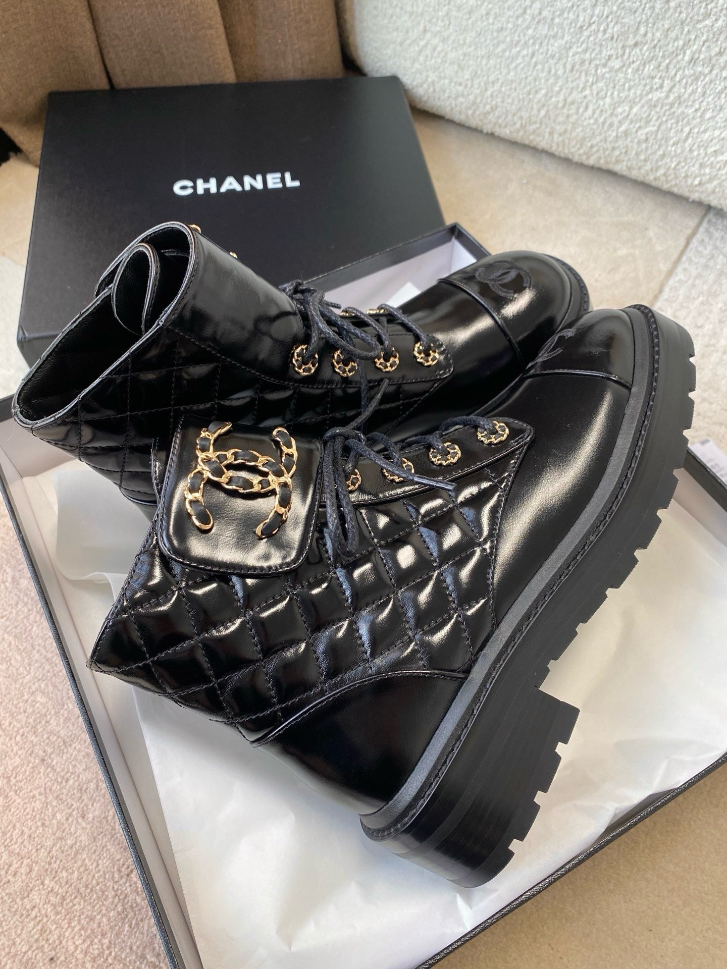 Chanel S24 Kısa Botlar - Glimmer of Luxury