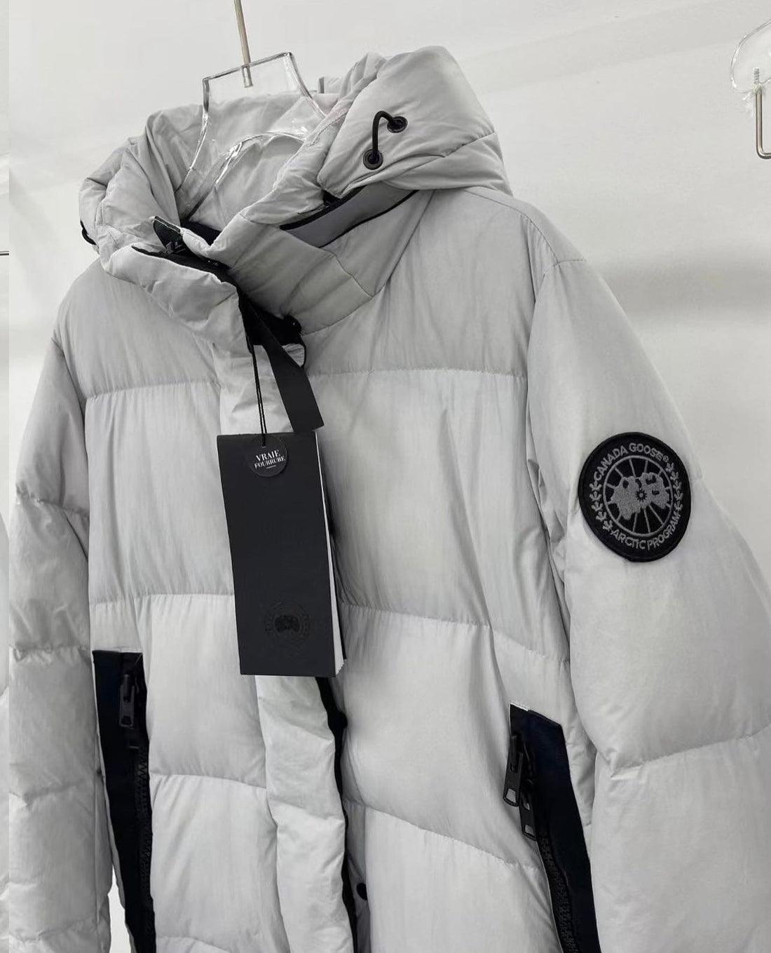 Canada Goose Byward Parka Siyah Logolu - Glimmer of Luxury