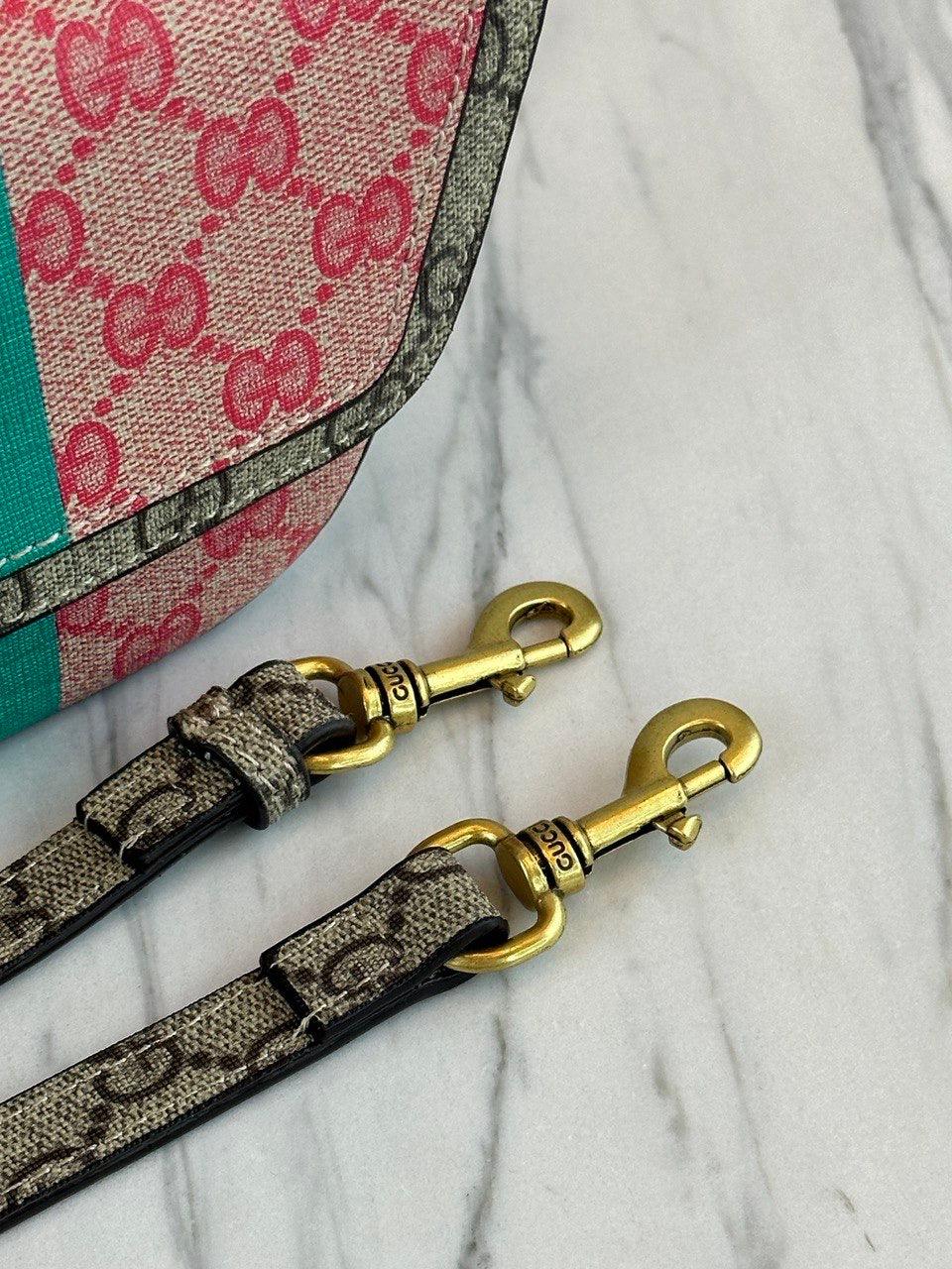 Gucci GG Mini Deri Kesimli Monogram Kaplamalı Kanvas Postacı Çantası - Glimmer of Luxury