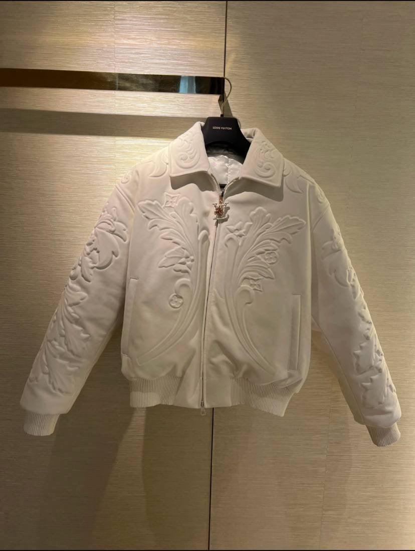 LV Süslemeler Deri Bluz - Glimmer of Luxury