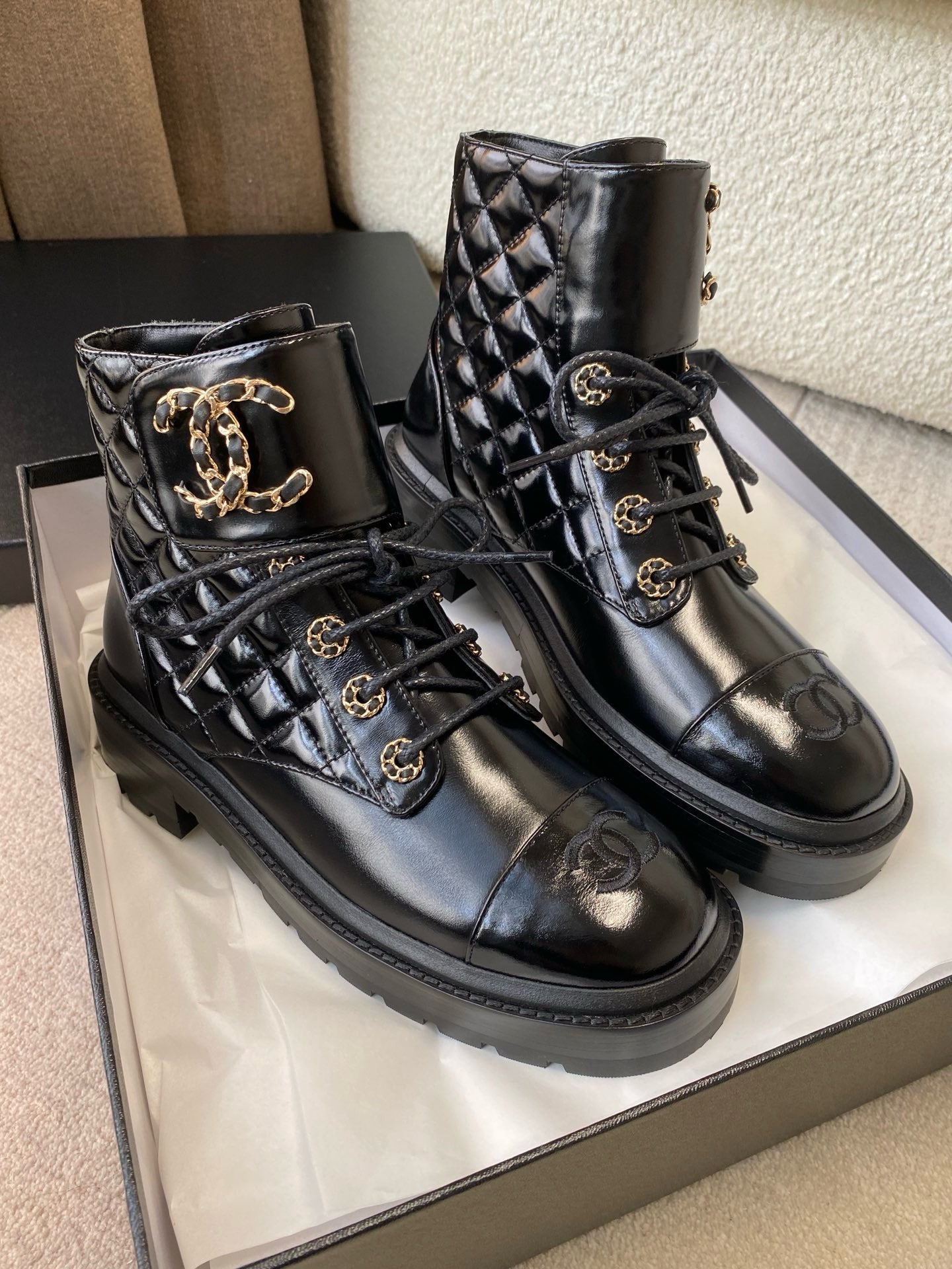 Chanel S24 Kısa Botlar - Glimmer of Luxury