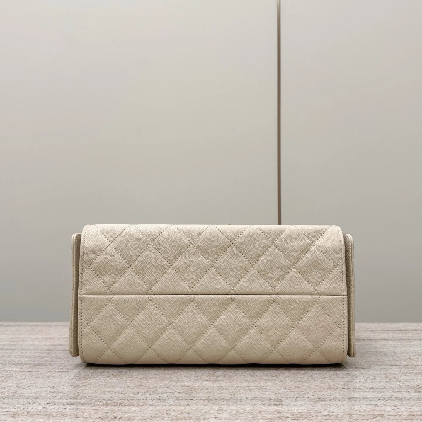 Chanel 25C Orta Boy Hobo Seyahat Çantası - Glimmer of Luxury