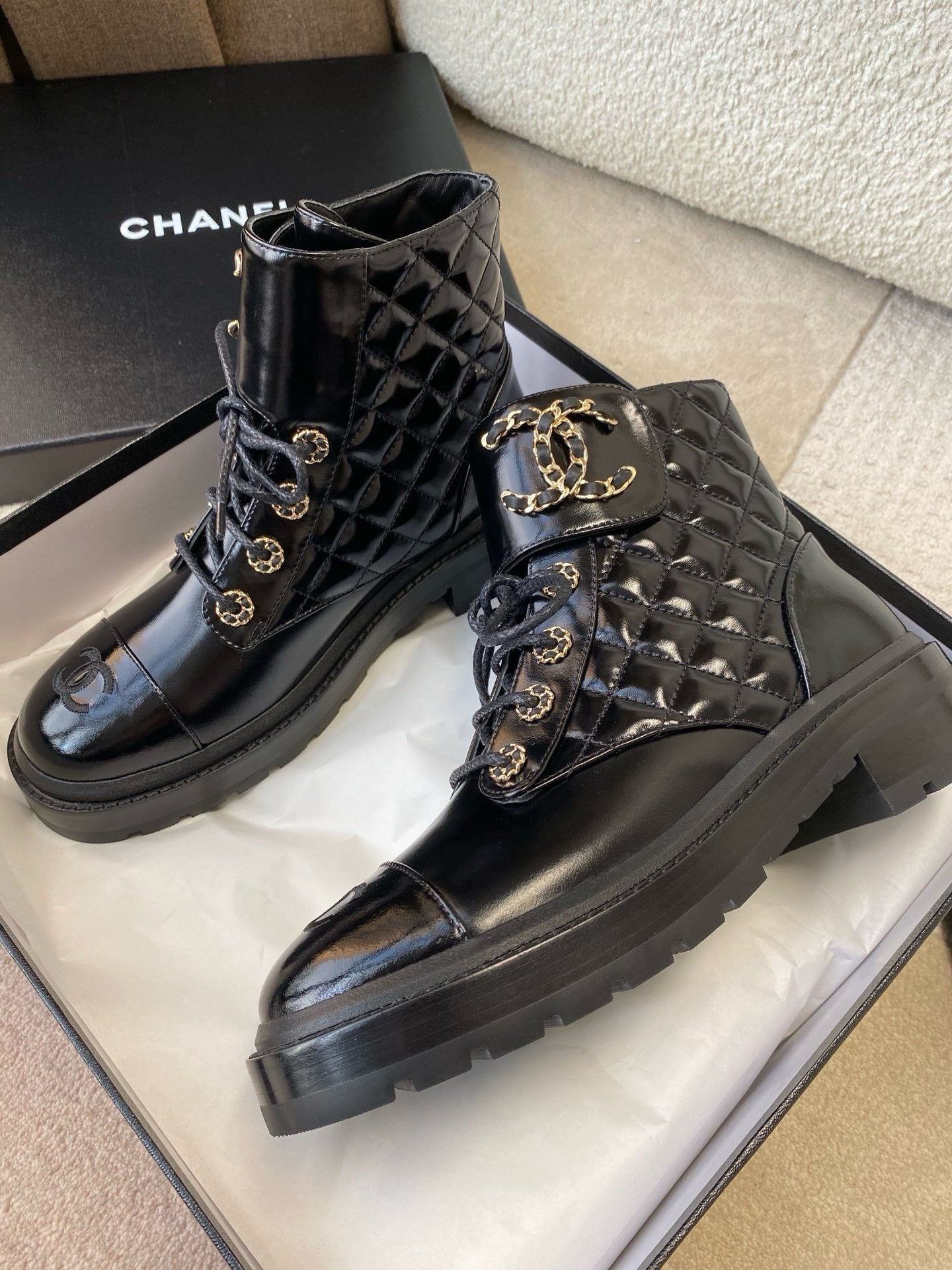 Chanel S24 Kısa Botlar - Glimmer of Luxury