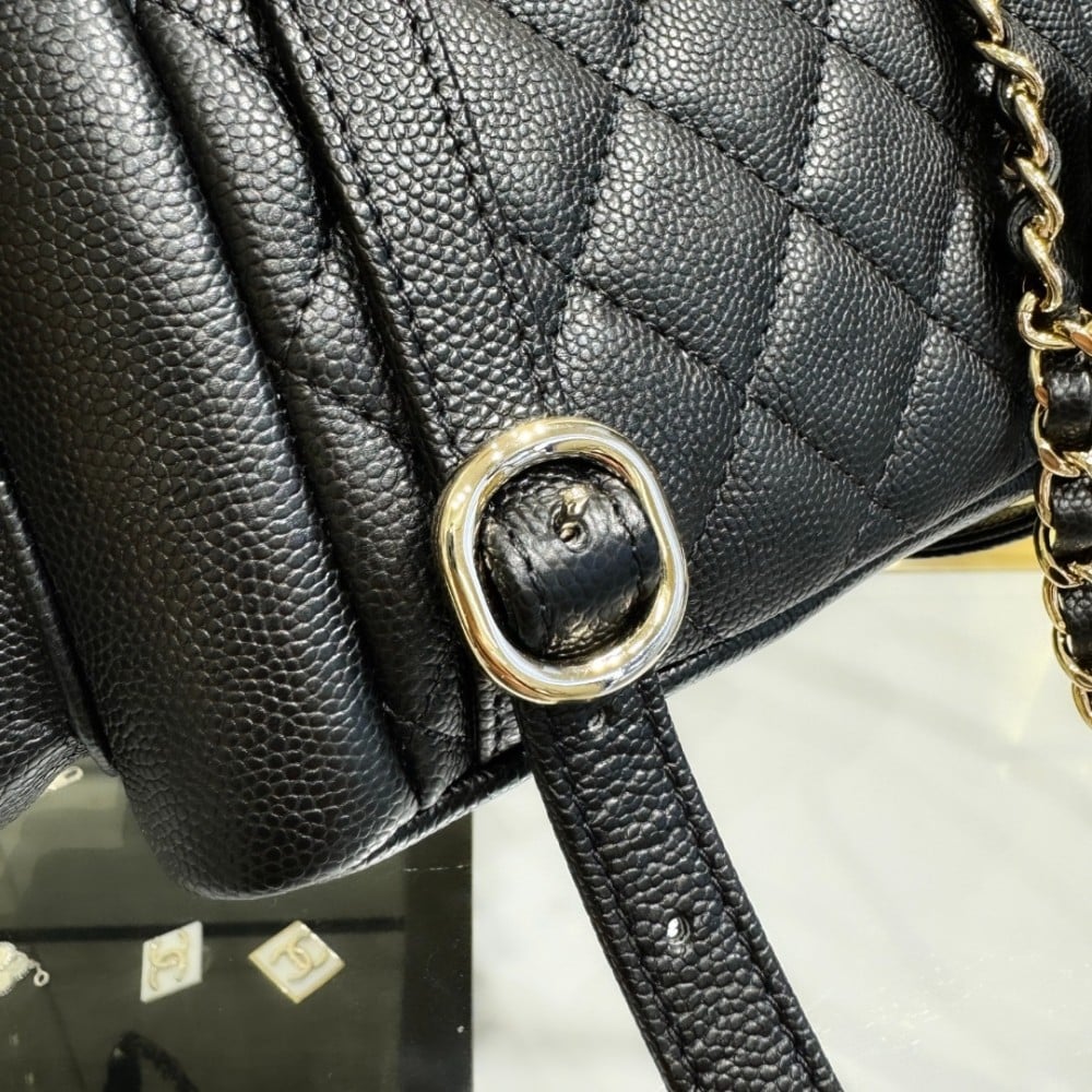 Chanel Küçük Siyah Havyar Deri Sırt Çantası - Glimmer of Luxury