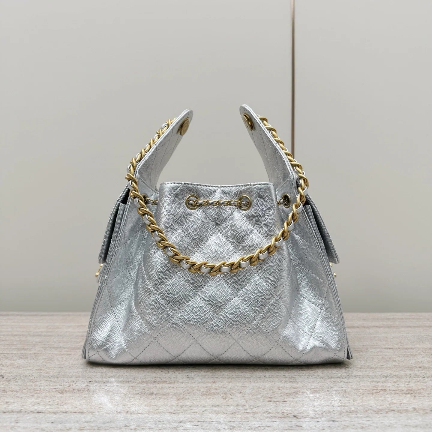 Chanel 25C Orta Boy Hobo Seyahat Çantası - Glimmer of Luxury