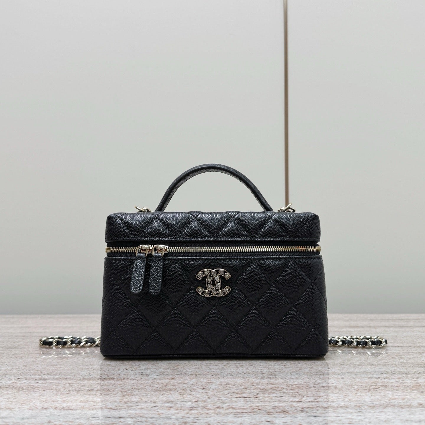 Chanel 25C Makyaj Çantası - Glimmer of Luxury