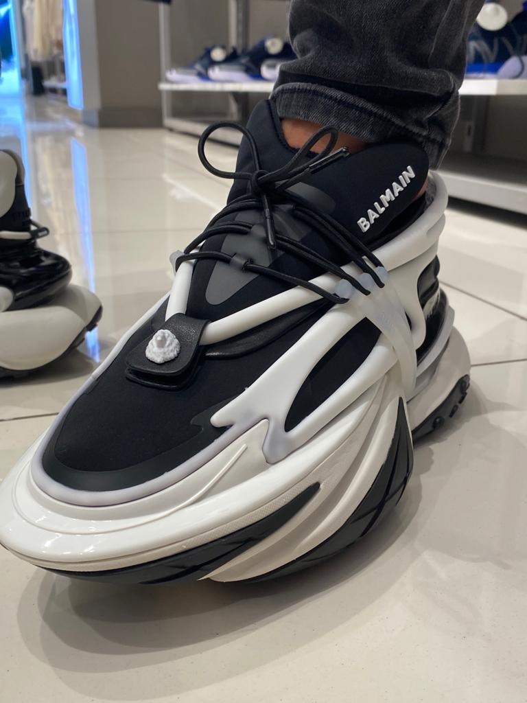 Balmain Unicorn Spor Ayakkabı - Siyah & Beyaz - Glimmer of Luxury
