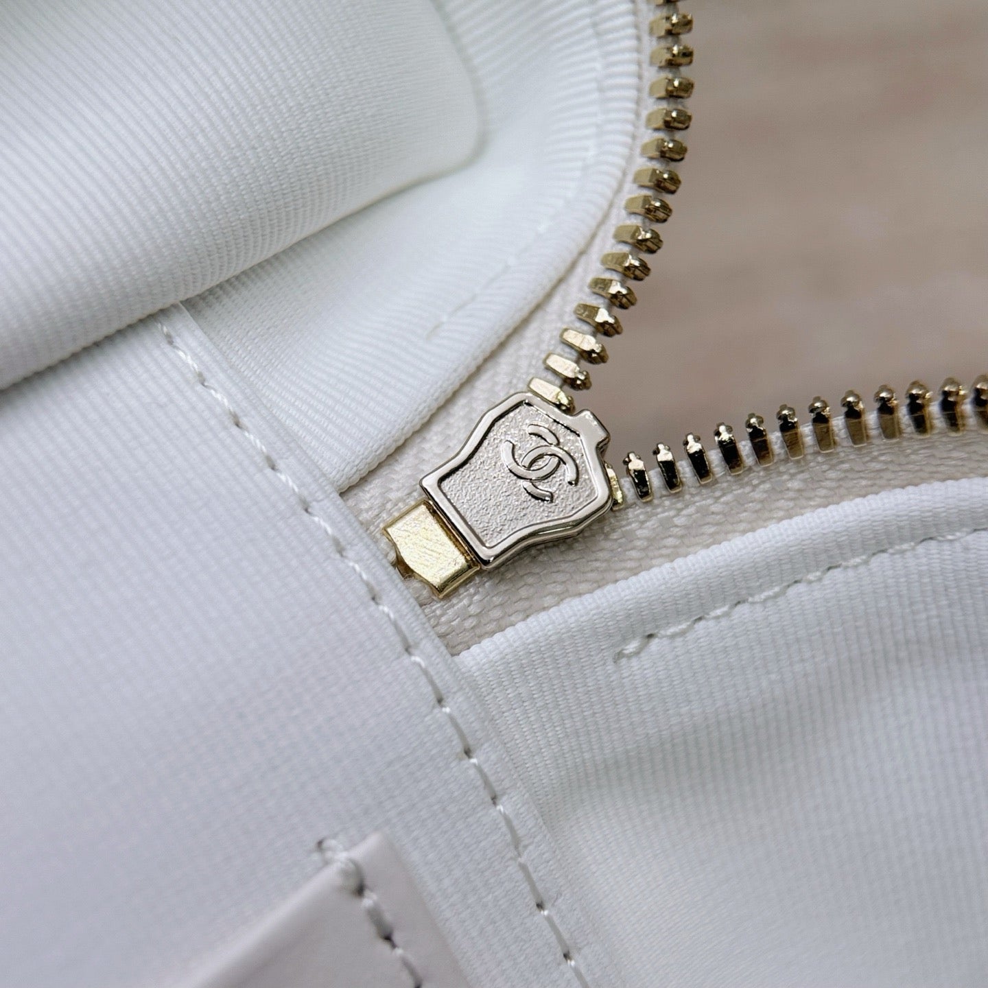 Chanel 25C Makyaj Çantası - Glimmer of Luxury