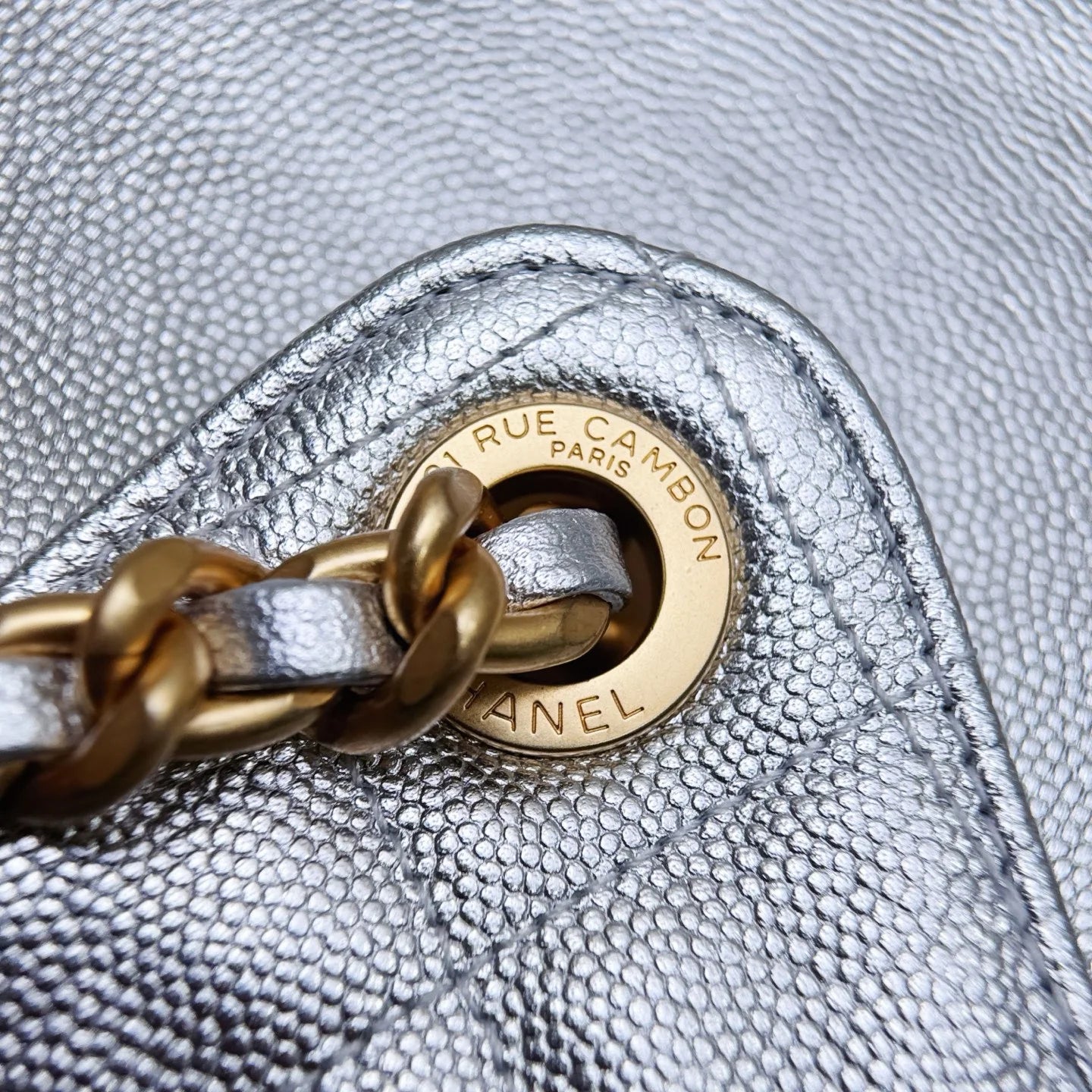 Chanel 25C Büyük Hobo Seyahat Çantası - Glimmer of Luxury