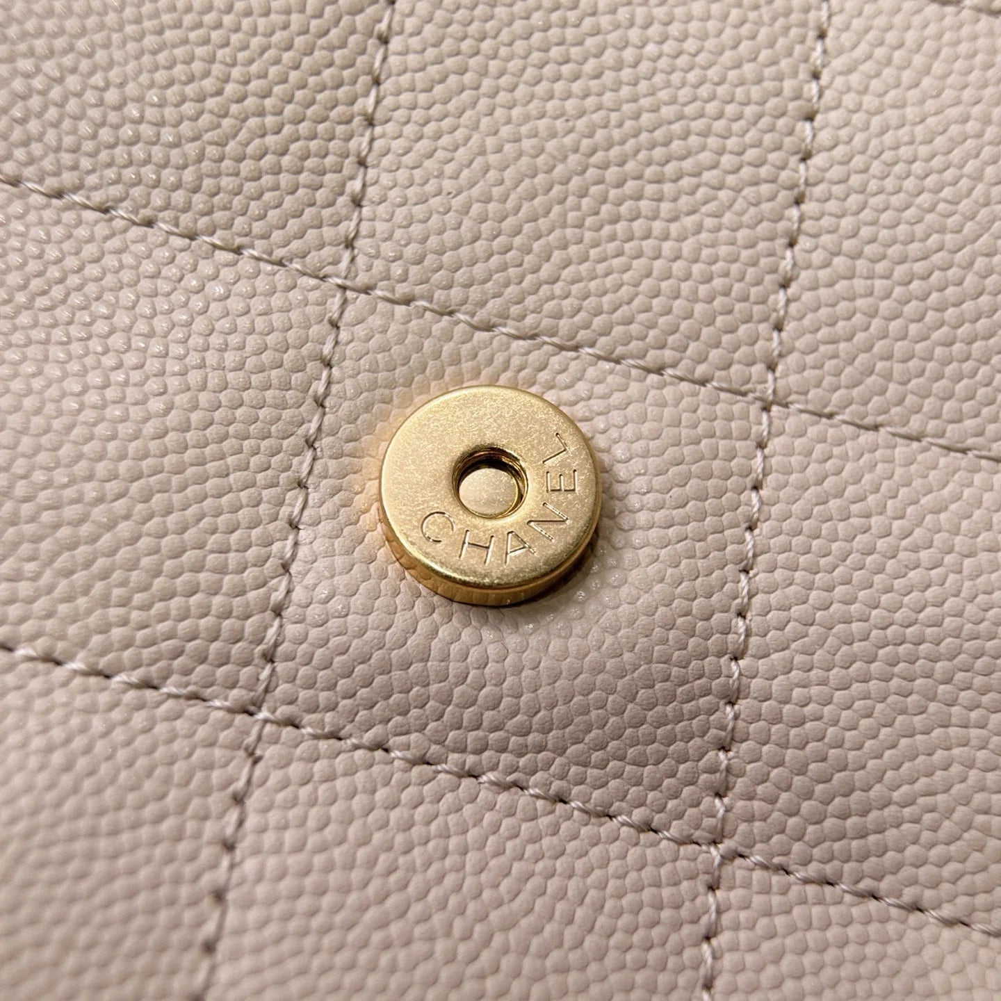 Chanel 25C Orta Boy Hobo Seyahat Çantası - Glimmer of Luxury