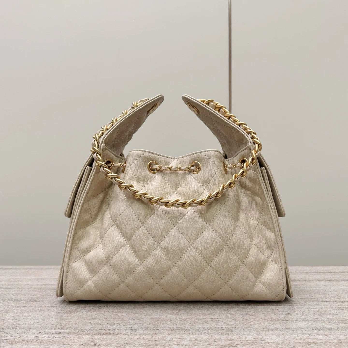 Chanel 25C Orta Boy Hobo Seyahat Çantası - Glimmer of Luxury