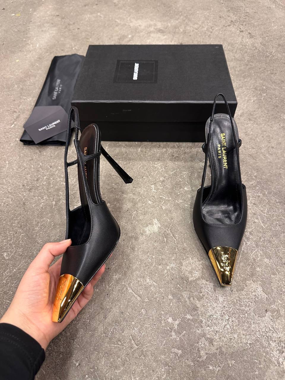 Saint Laurent Jeanne Arkadan Bağlamalı Topuklu Ayakkabı - Glimmer of Luxury