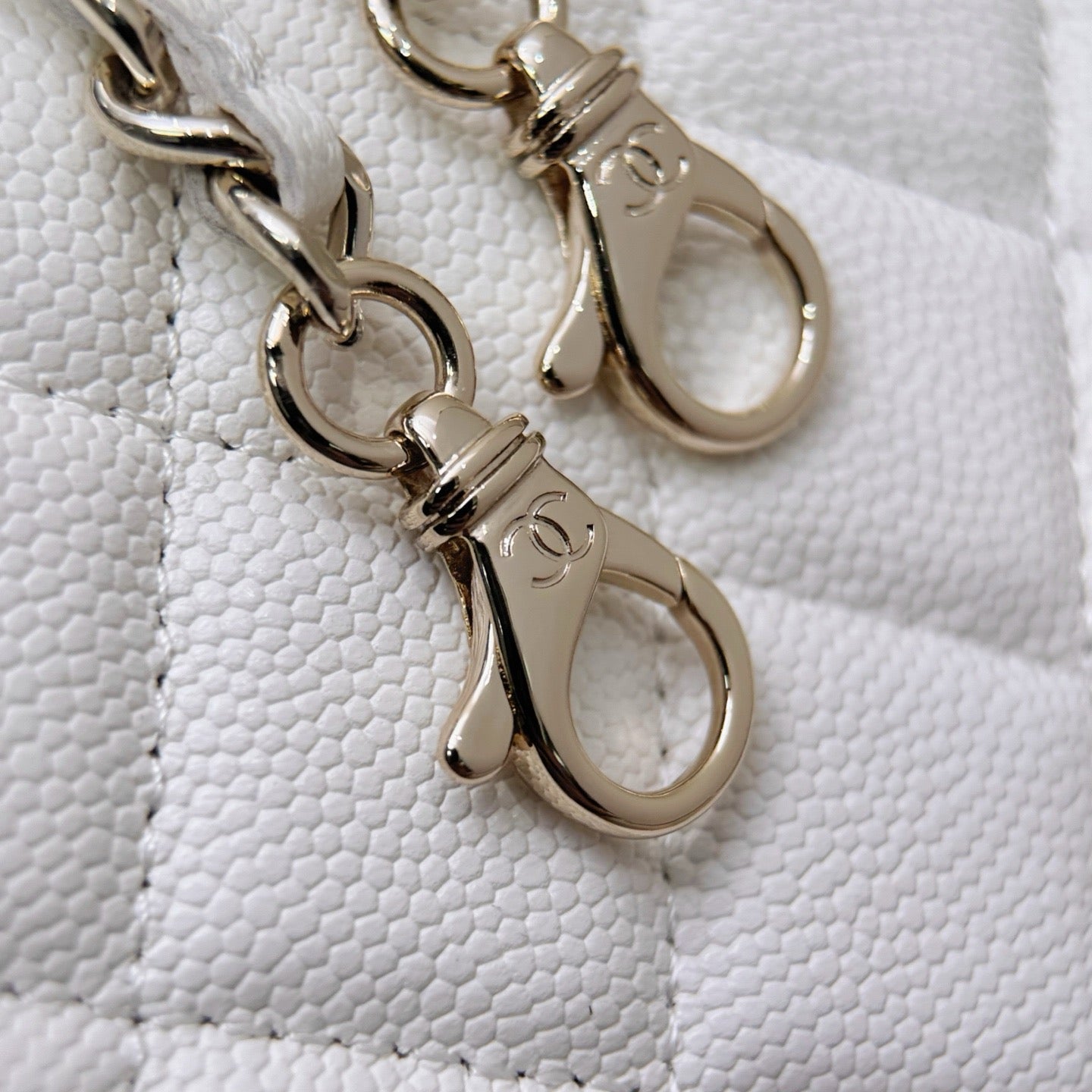 Chanel 25C Makyaj Çantası - Glimmer of Luxury