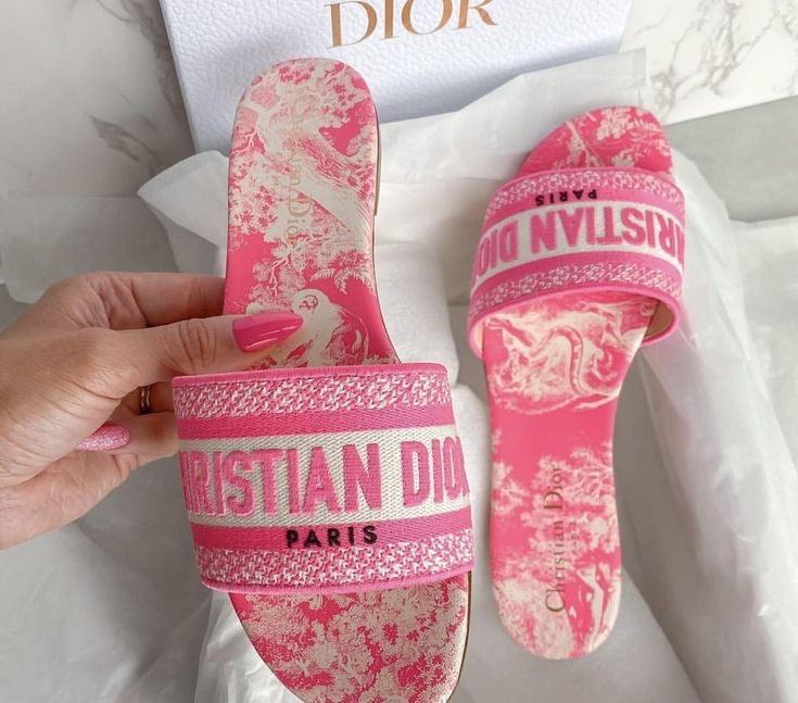 Christian Dior Dway Terlik - Glimmer of Luxury