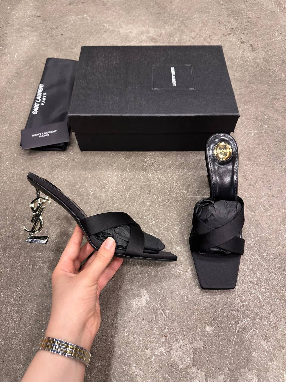 Saint Laurent Opyum Saten Krep Terlikler - Glimmer of Luxury