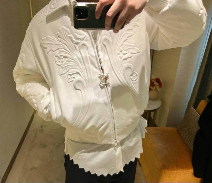 LV Süslemeler Deri Bluz - Glimmer of Luxury