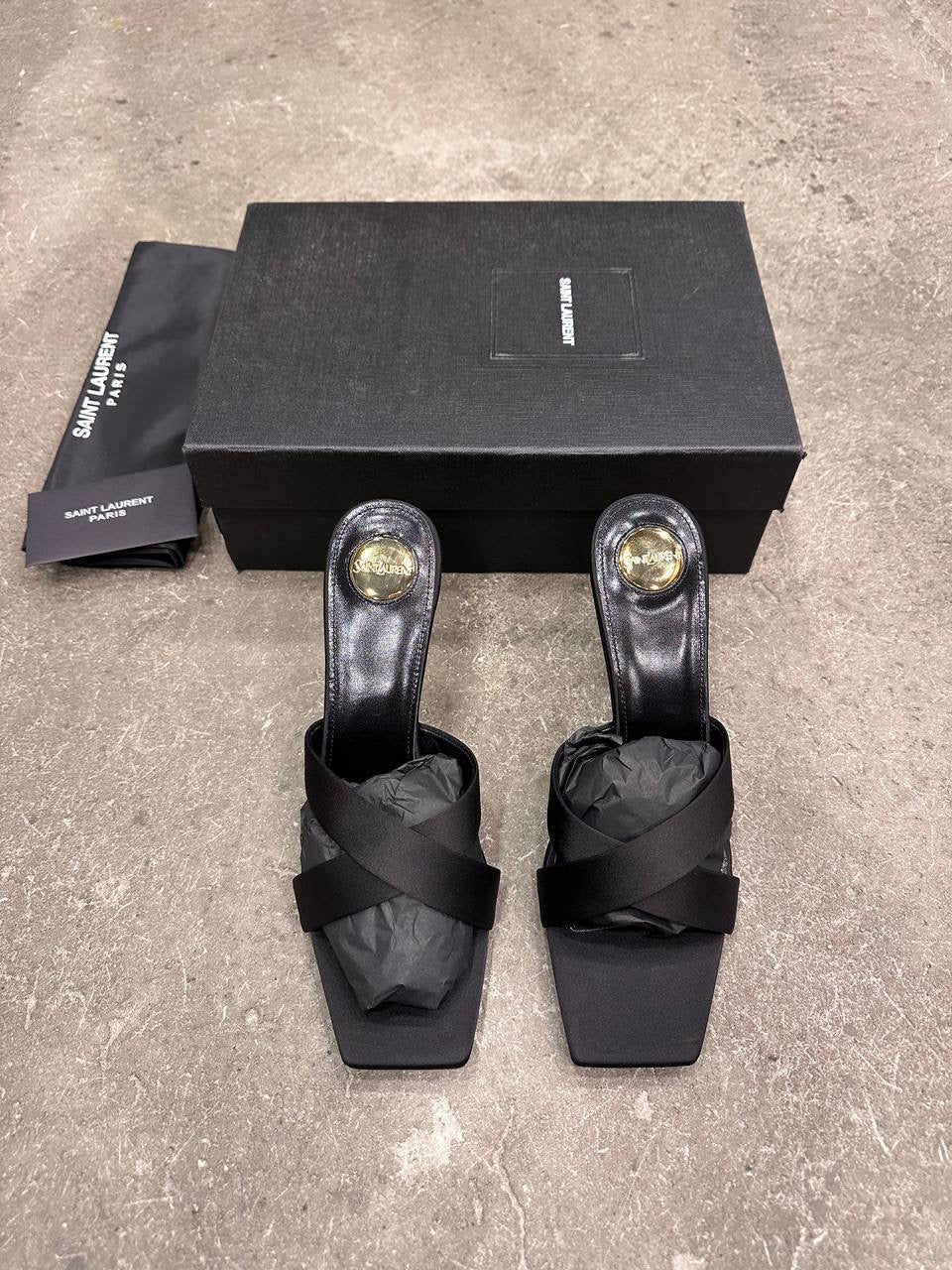 Saint Laurent Opyum Saten Krep Terlikler - Glimmer of Luxury