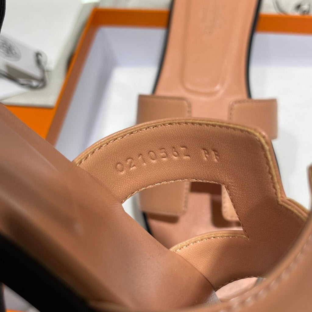 Hermès Oran Sandalet Pembe Granit - Glimmer of Luxury