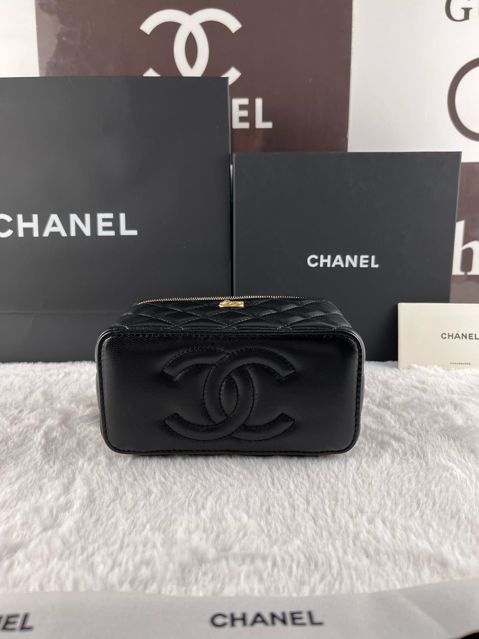 Siyah Kuzu Derisi Küçük Vanity AGHW - Glimmer of Luxury