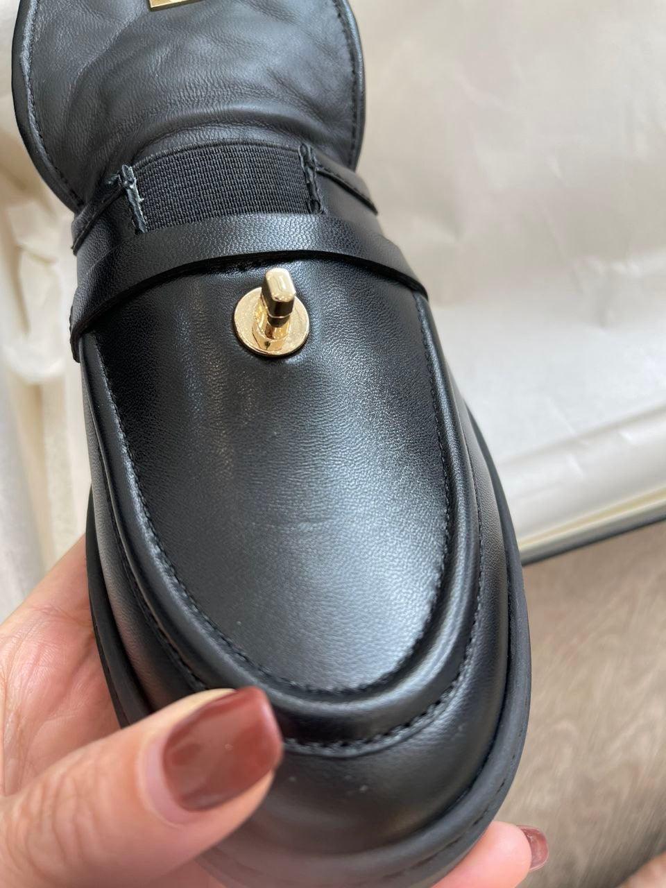 Chanel CC Dönüş Kilitli Deri Kapitone Siyah Loafer - Glimmer of Luxury