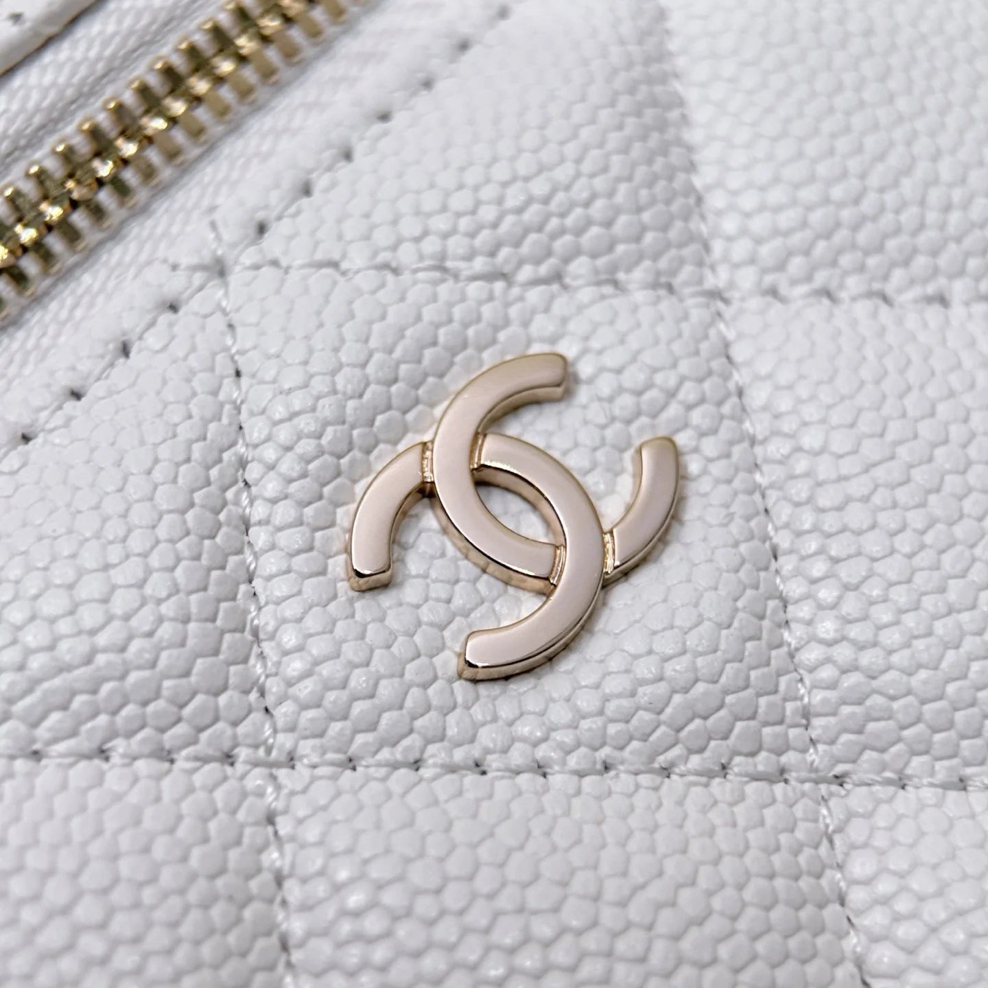 Chanel 25C Makyaj Çantası - Glimmer of Luxury