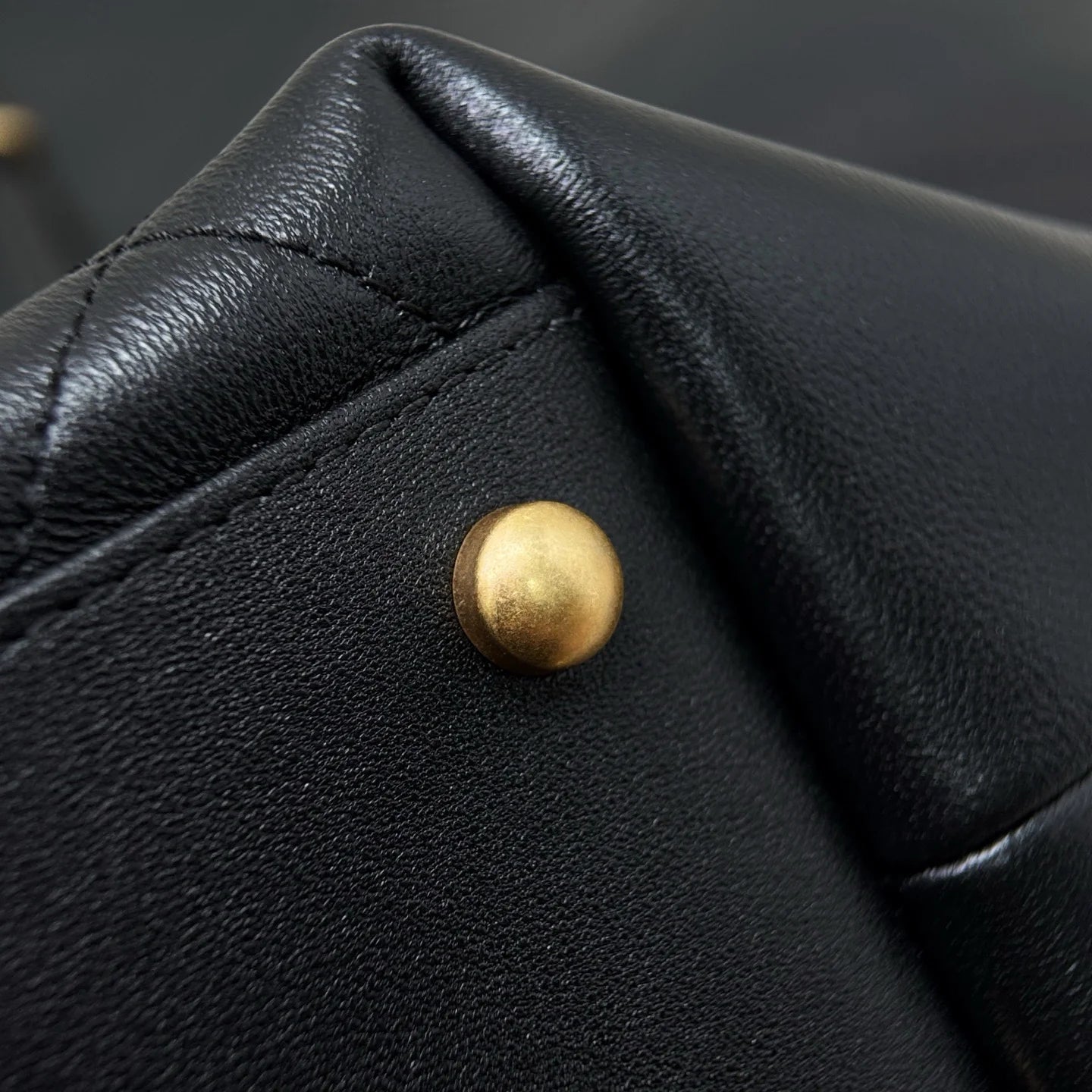 Maxi Alışveriş Çantası Dana Derisi ve Altın Tonlu Metal Siyah - Glimmer of Luxury