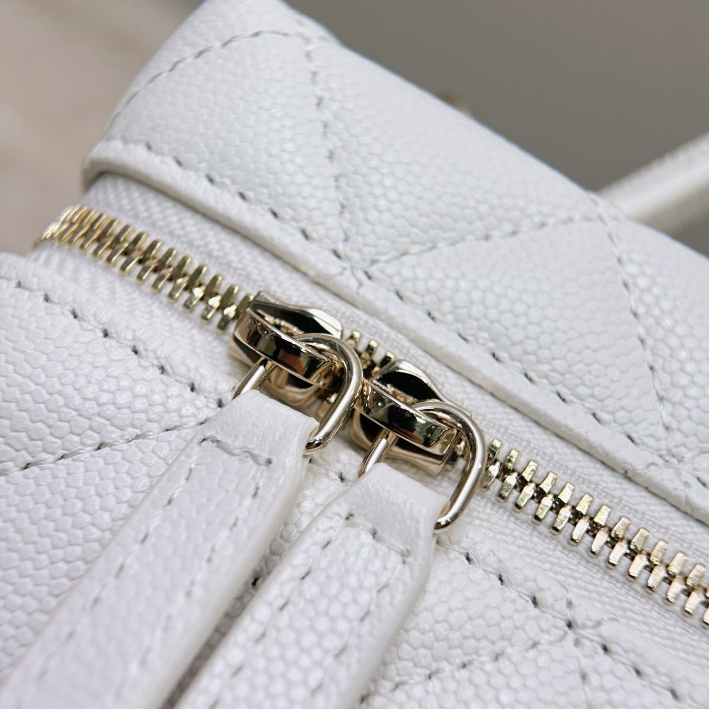 Chanel 25C Makyaj Çantası - Glimmer of Luxury