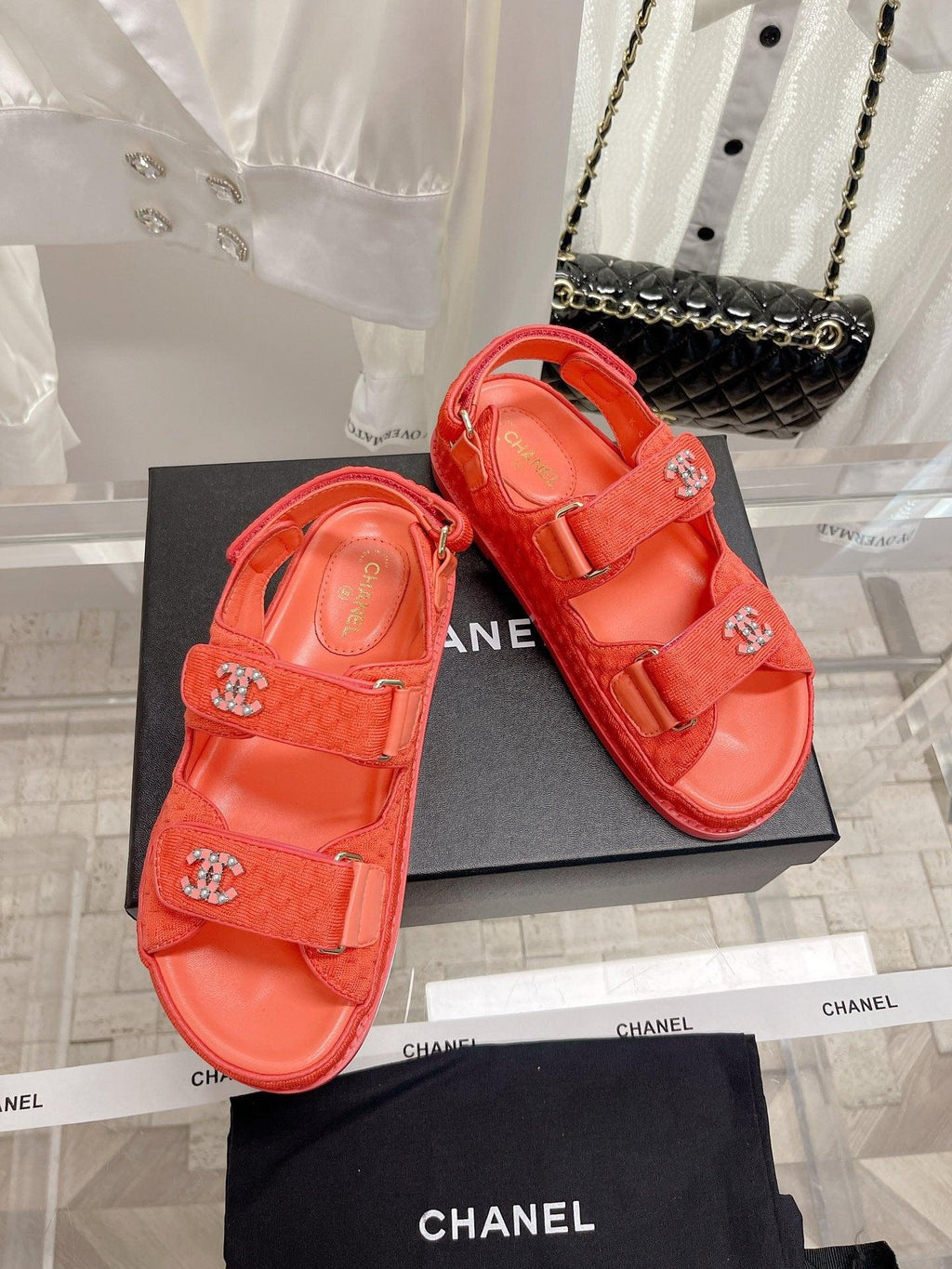 Chanel Koyu Pembe Örme Kumaş Baba Sandalet - Glimmer of Luxury