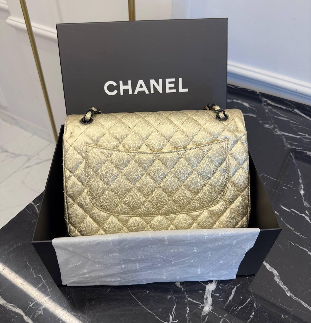 Chanel Altın Metalik Büyük Boy Klasik Çanta - Glimmer of Luxury